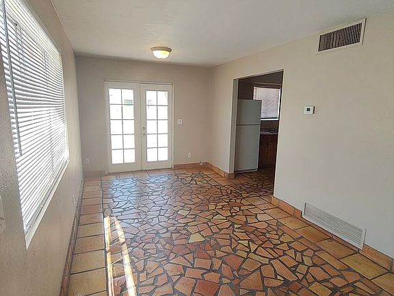 4th image of 3101 N Cherry Ave Unit C