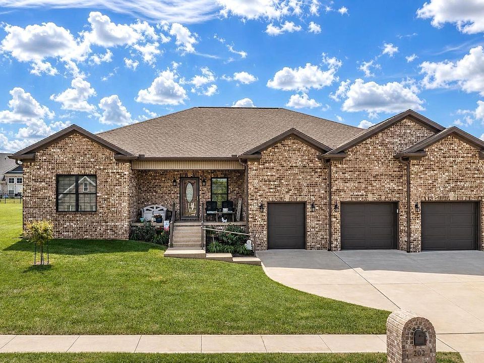 1st image of 202 Wedgewood Cir