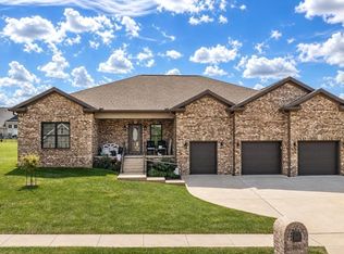 202 Wedgewood Cir, Paris, KY 40361
