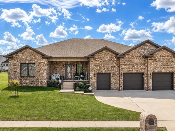 202 Wedgewood Cir, Paris, KY 40361
