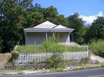 2nd image of 822 Kerr Ave