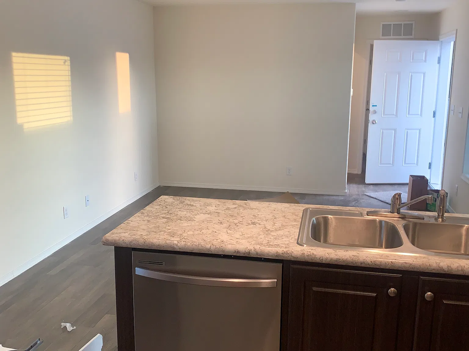 2 bed, 850 sqft, $1,450 — Photo 4