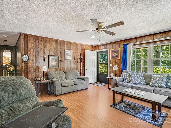 4th image of 358 Dogwood Ln