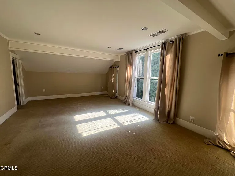 623 Charter Oak St — Photo 12