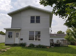 512 E 4th St, Vinton, IA