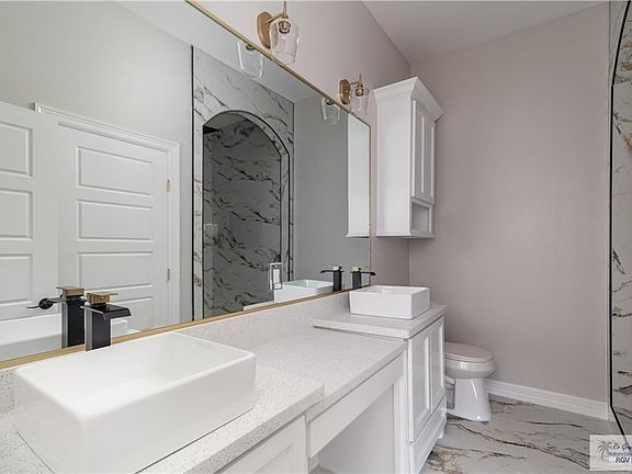 3rd image of 220 Contento Ave