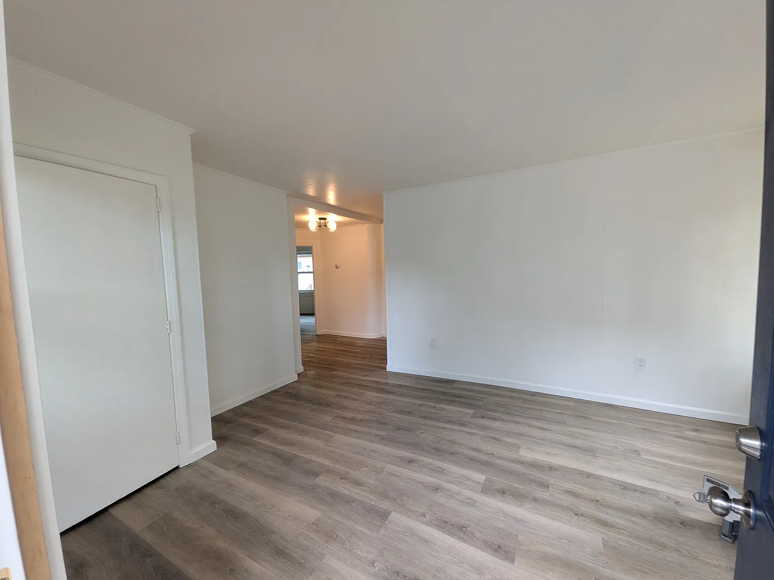 2 bed, 900 sqft, $1,800 — Photo 4