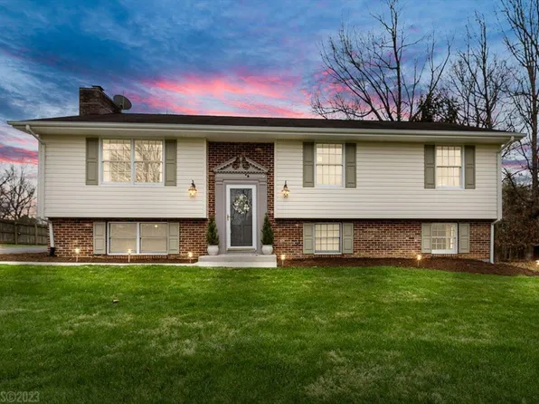 6055 Oakview Ave, Dublin, VA 24084