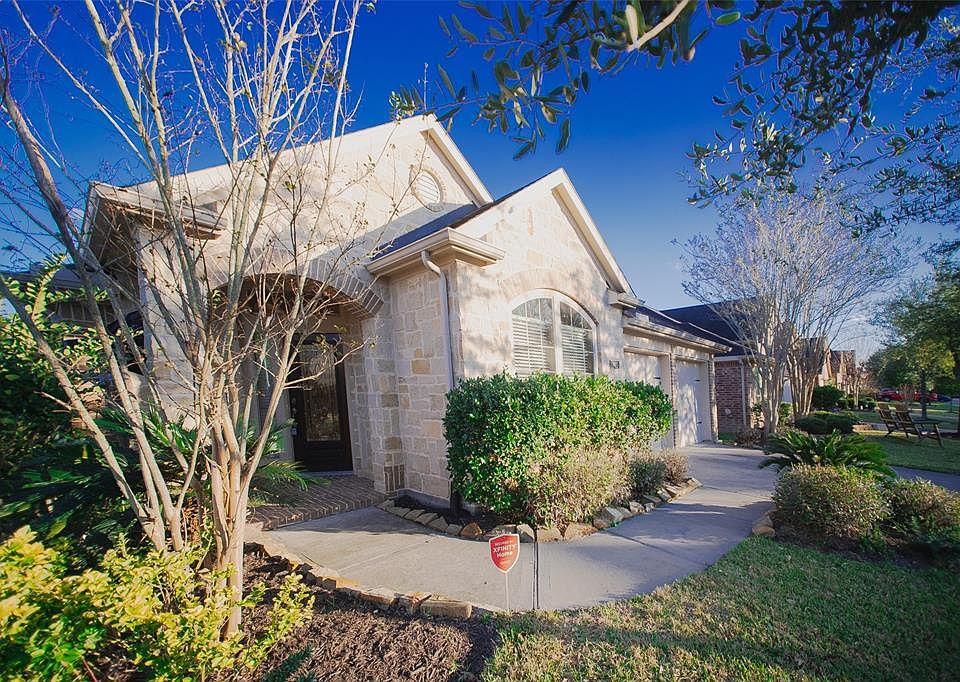 1st image of 2903 Fair Chase Dr