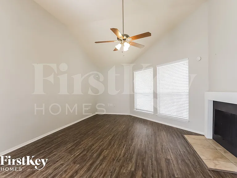 17522 Davenway Dr — Photo 3