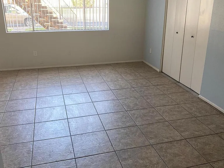 3302 W Northern Ave #2 — Photo 6