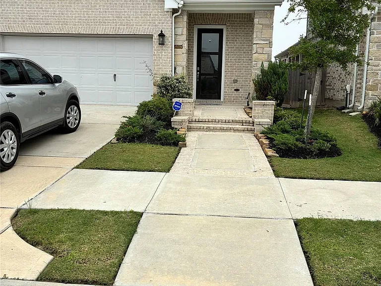 15218 Cortines Ct — Photo 2