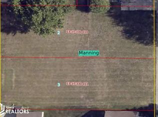 107 & 111 Center St, Manning, IA 51455