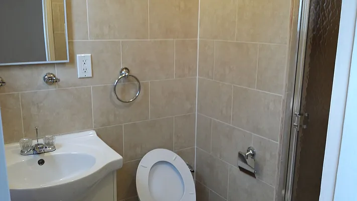 Rented by Realty Queens LLC | media 24