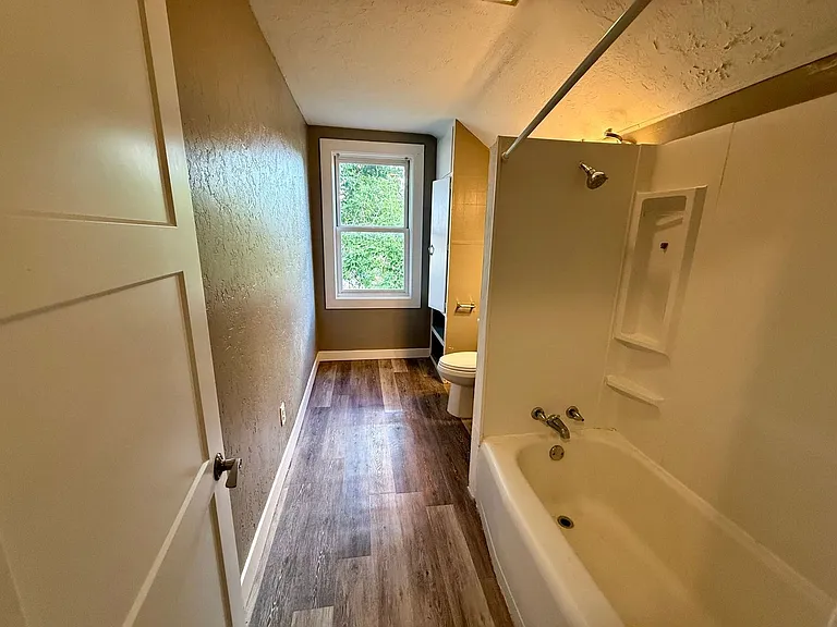 710 Lincoln St — Photo 16
