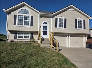 1812 Lauren Ln, Kearney, MO 64060