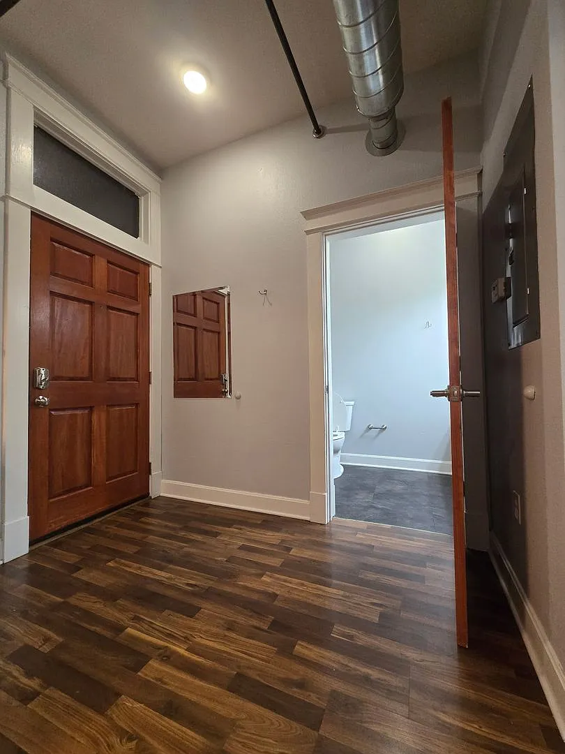 302 W Commercial Unit 206F — Photo 3