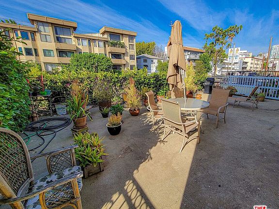 5th image of 1556 S Beverly Glen Blvd