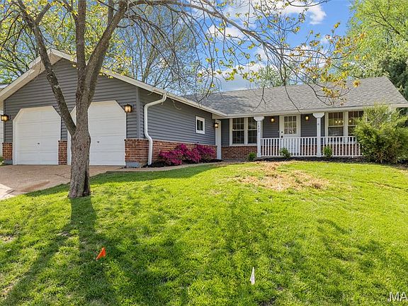 3rd image of 1433 Glenlea Dr
