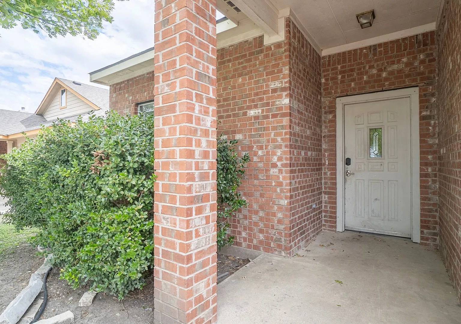 4 Bed, 2.5 Bath Home with 2-Car Garage in Del Valle, TX! — Photo 3