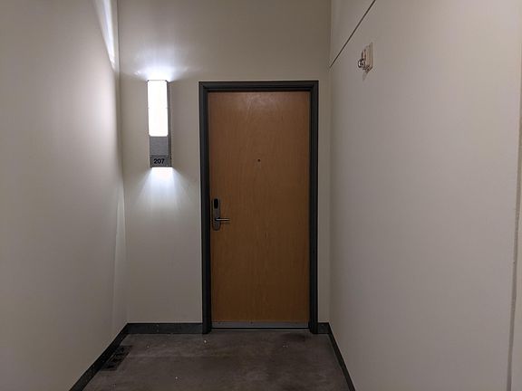 3rd image of 207 Park Ave #207