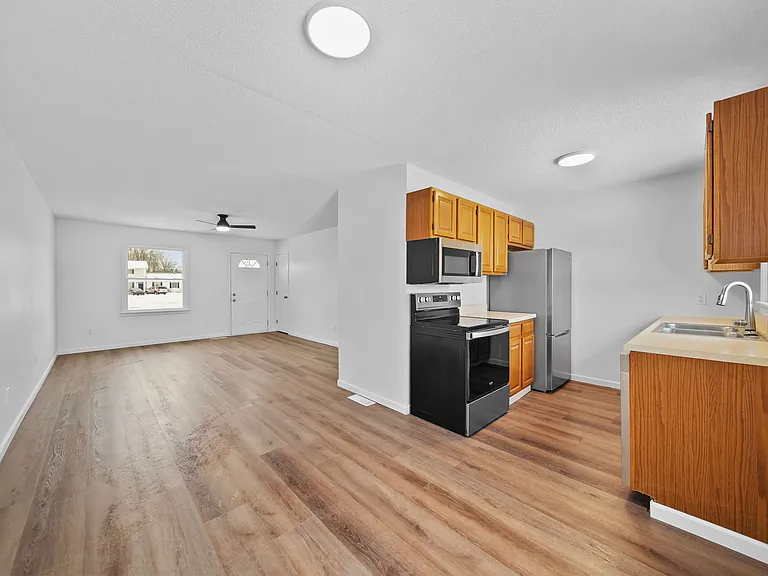 419 Connor St #14 — Photo 11