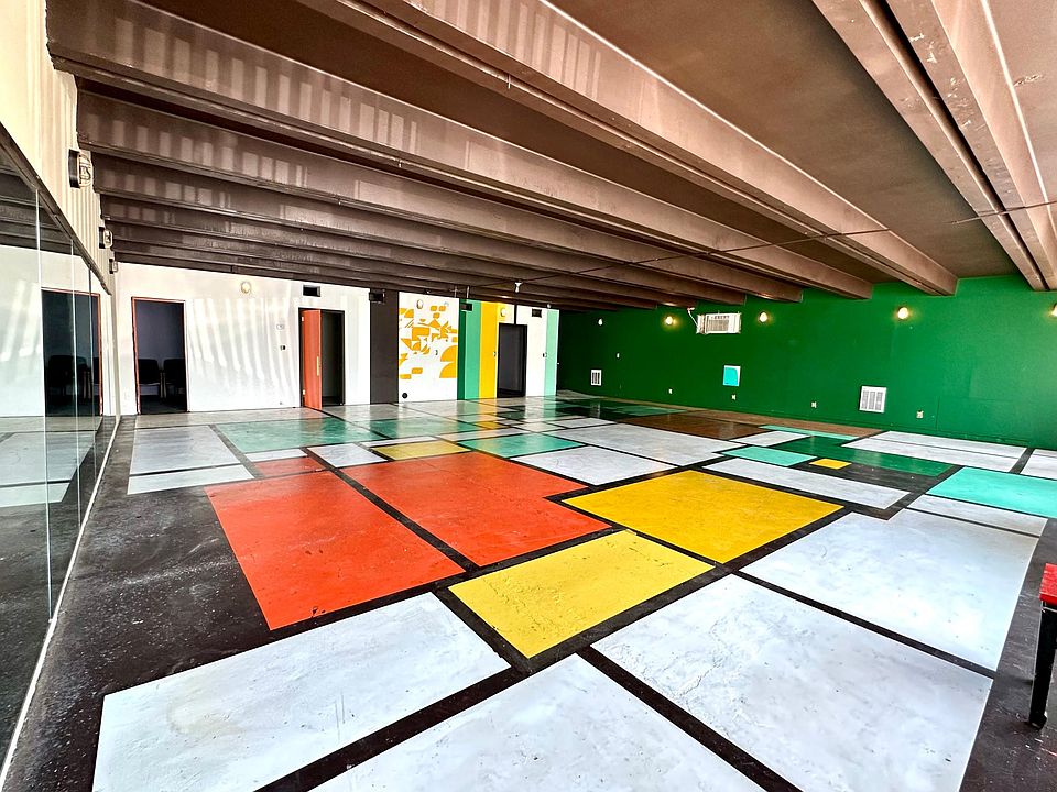 Spacious front area . Paint to suit .