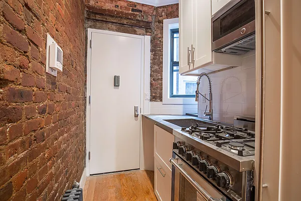 Rented by Nooklyn NYC LLC | media 8