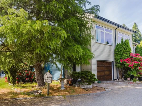 623 Farnham Rd #1, Gibsons, BC V0N 1V8