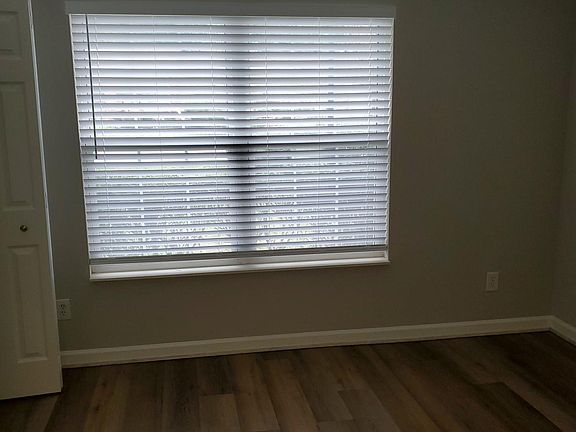 Front bedroom with lots of natural light