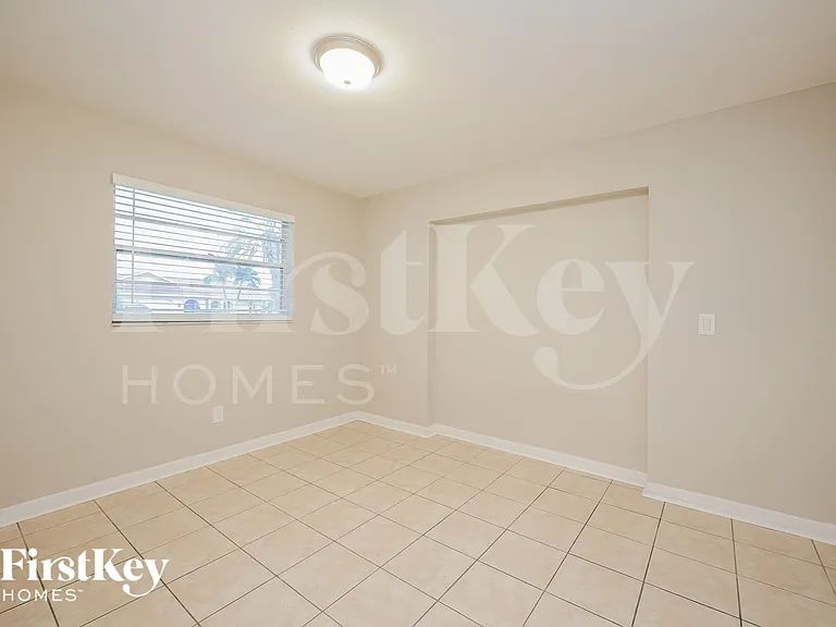 3752 SW Santa Barbara Pl — Photo 13