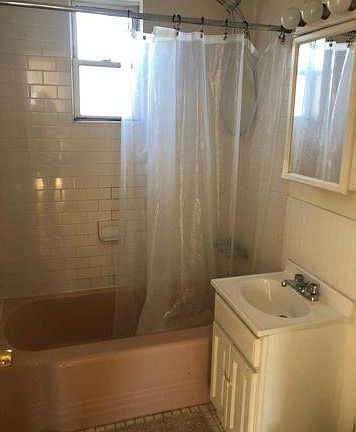 3rd image of 222 Beach 97th St