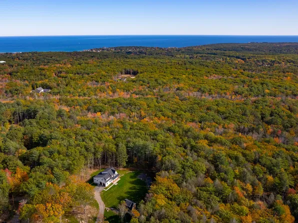 4 Vittoria Ln, Cape Neddick, ME 03902