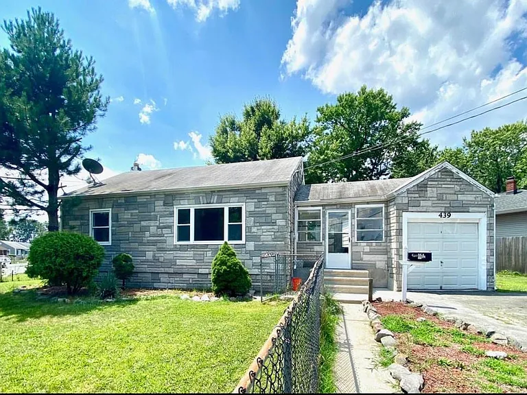 439 Hudson Blvd — Photo 12
