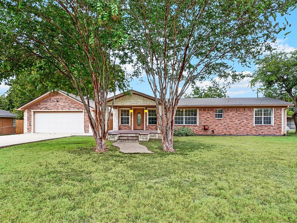 1st image of 590 Bosque Ln