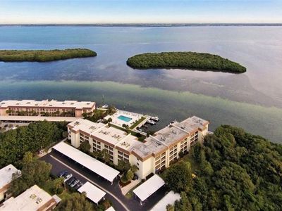 605 Sutton Pl APT 105, Longboat Key, FL, 34228