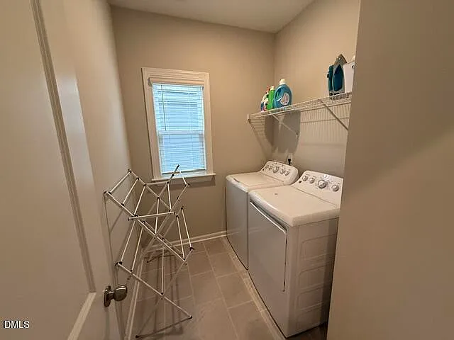 943 Haybeck Ln — Photo 11