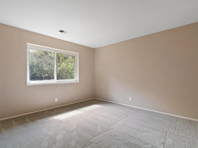 850 Rose Dr — Photo 28