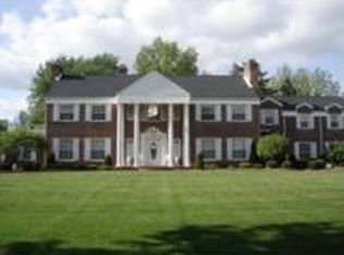 1220 W Maple Ave, Adrian, MI