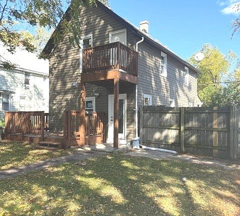 3rd image of 907 Porter St