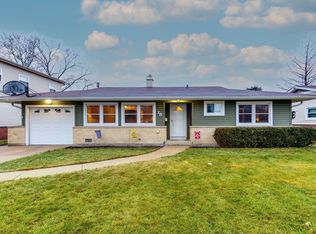 78 Forest Ln, Elk Grove Village, IL 60007