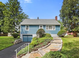 10 Valley Dr, Yorktown Heights, NY 10598