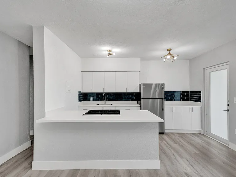 9200 East Bay Harbor Drive — Photo 19