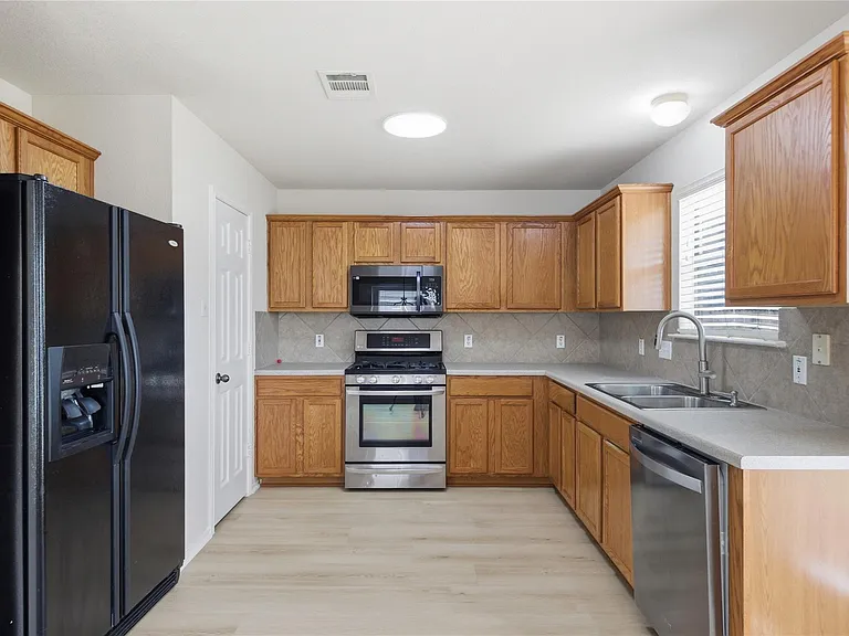 3774 Castle Rock Dr — Photo 6