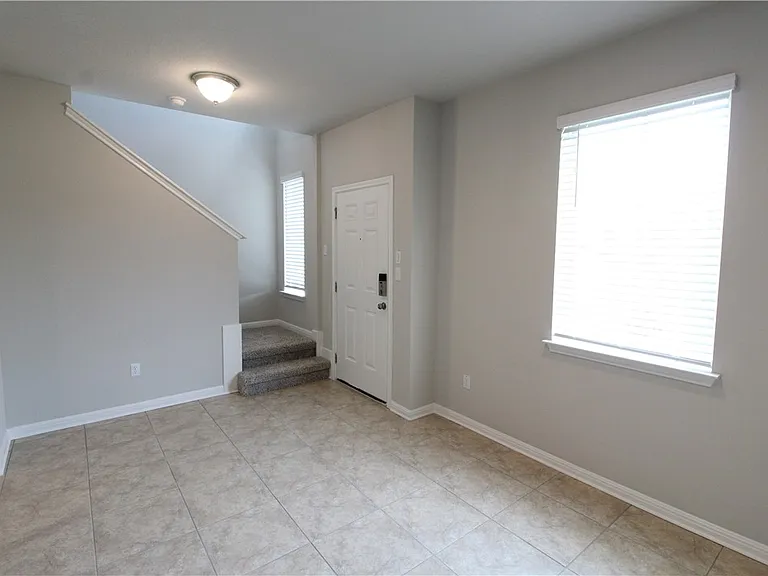2028 Arendale Dr — Photo 4