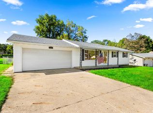 610 Oakwood Ln, Washington, IL 61571