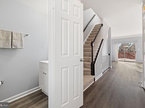 4th image of 3025 Cahill Ln