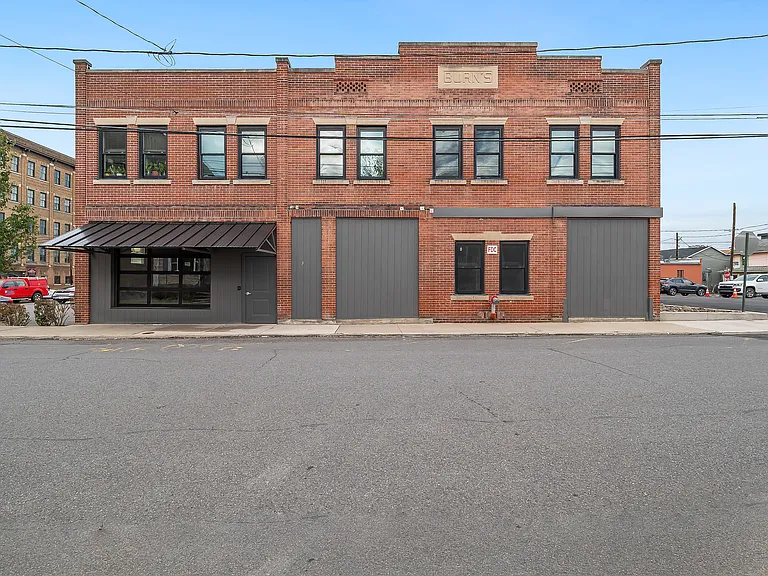 13 Kennedy St #206 — Photo 2