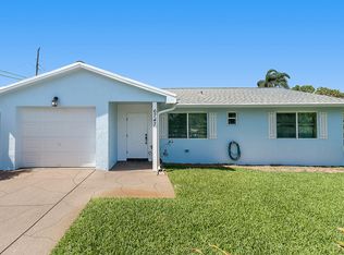 6747 Eastview Dr, Lake Worth, FL 33462