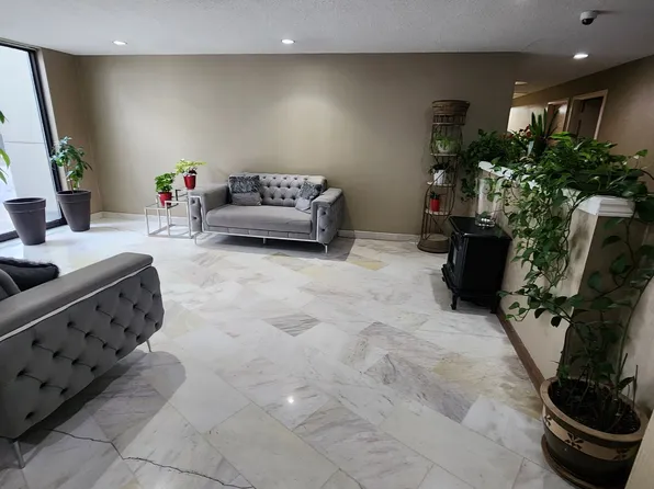 3695 Kaneff Cres, Mississauga, ON